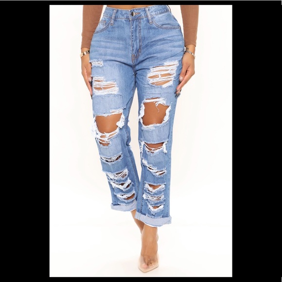 Fashion Nova High Rise Distressed Jeans Size 9 - Picture 1 of 1